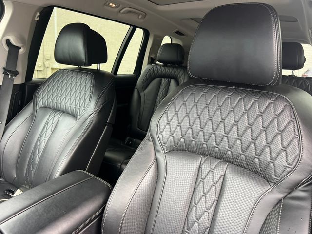 Used 2025 BMW X7 xDrive40i AWD/4WD image 14