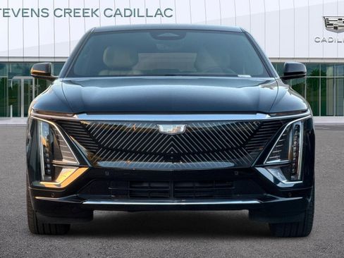 Certified 2025 Cadillac Lyriq Luxury w/ Nappa Leather Package image 8