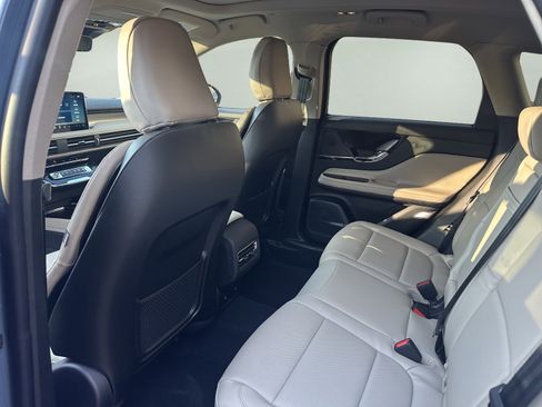 New 2026 Lincoln Corsair Premiere image 10