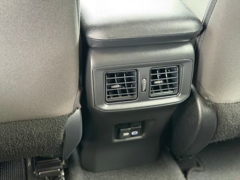 Used 2025 Toyota RAV4 XLE FWD image 25
