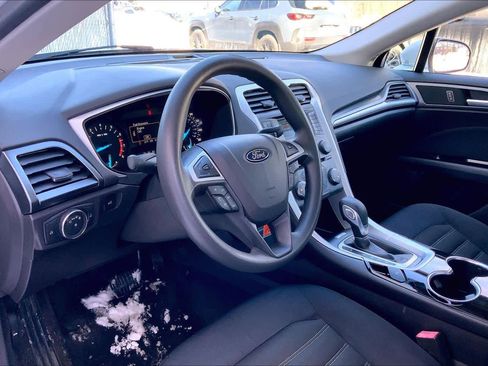 Used 2015 Ford Fusion SE image 18