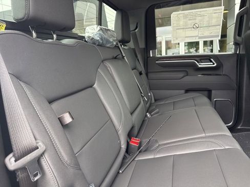 New 2025 GMC Sierra 2500 SLT image 30