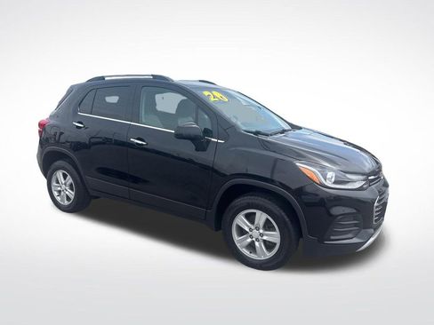 Used 2020 Chevrolet Trax LT w/ LT Convenience Package AWD/4WD image 11