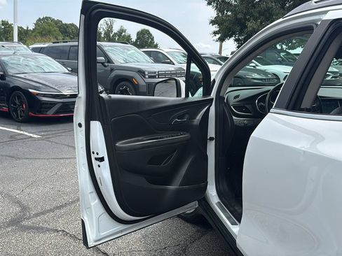Used 2020 Buick Encore Preferred FWD image 14