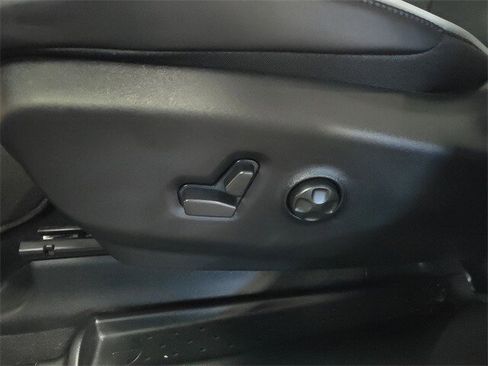 New 2026 Chrysler Pacifica Limited image 29