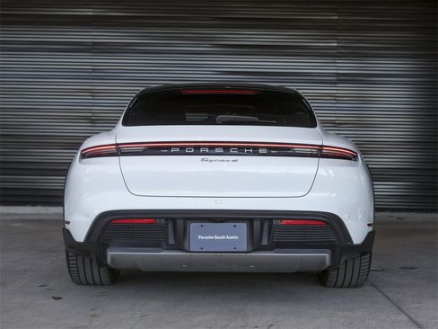 Certified 2022 Porsche Taycan 4 Cross Turismo image 6