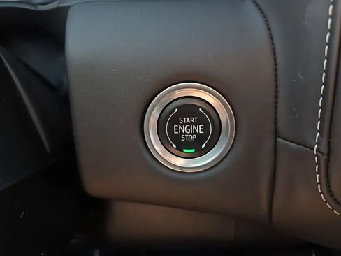 Used 2023 GMC Yukon Denali Ultimate AWD/4WD image 43