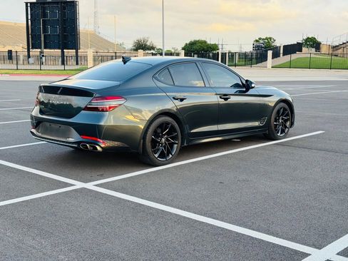 Used 2022 Genesis G70 2.0T image 4