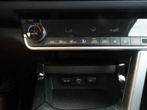 Used 2023 Kia Seltos S w/ Navigation Package FWD image 18