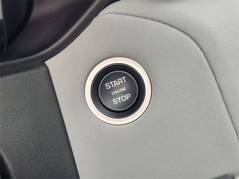 Used 2026 Land Rover Range Rover Velar Dynamic SE image 19