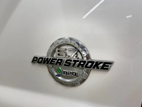 Used 2016 Ford F250 Lariat w/ Lariat Ultimate Package AWD/4WD image 8