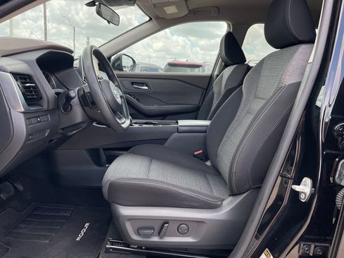 Certified 2021 Nissan Rogue SV FWD image 9