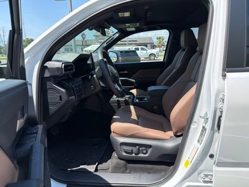 Used 2026 Toyota 4Runner Limited AWD/4WD image 9