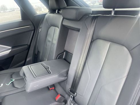 Used 2025 Audi Q3 2.0T Premium image 36