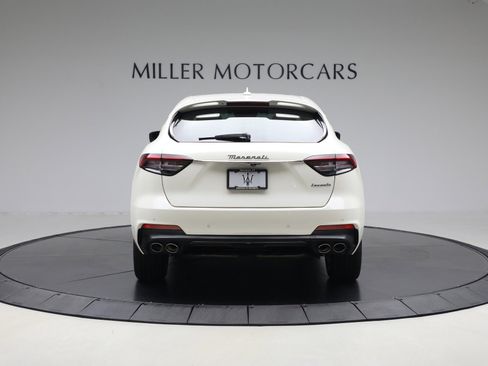 Certified 2022 Maserati Levante GT image 6