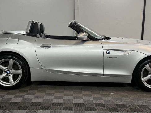 Used 2012 BMW Z4 sDrive28i image 2