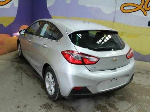 Used 2017 Chevrolet Cruze LT w/ Convenience Package image 5