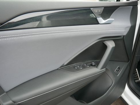 New 2025 Volkswagen Tiguan SE R-Line image 14