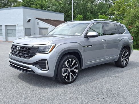 Used 2024 Volkswagen Atlas SEL Premium R-Line AWD/4WD image 3