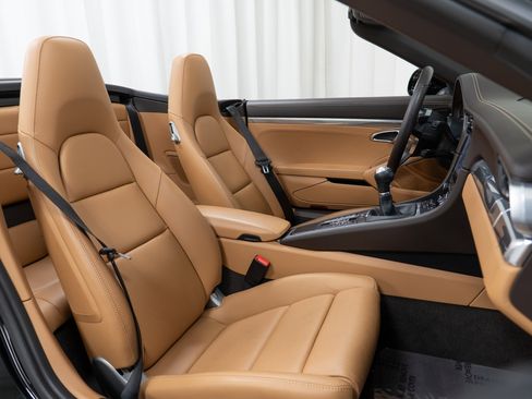 Used 2019 Porsche 911 Carrera image 25