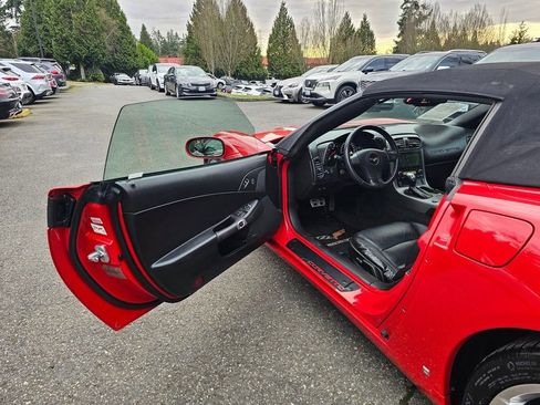 Used 2007 Chevrolet Corvette Convertible w/ Preferred Equipment Group image 18