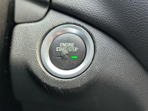 Used 2019 Chevrolet Equinox LT FWD image 28