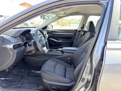 Used 2023 Nissan Altima 2.5 SV FWD image 21
