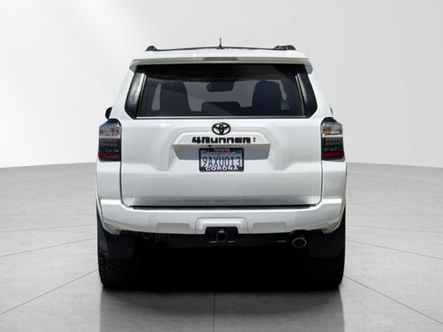 Used 2022 Toyota 4Runner SR5 Premium w/ Moonroof Package RWD image 4