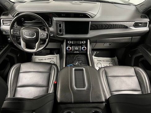 Used 2022 GMC Yukon XL Denali w/ Advanced Technology Package AWD/4WD image 23