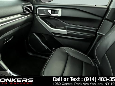 Used 2022 Ford Explorer XLT w/ Equipment Group 202A AWD/4WD image 26
