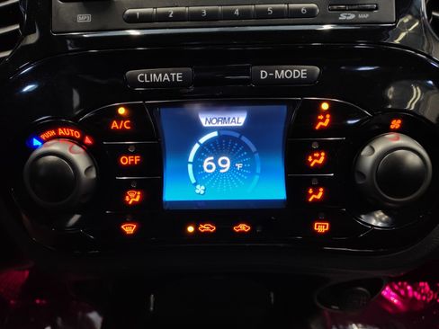 Used 2013 Nissan Juke NISMO FWD image 19