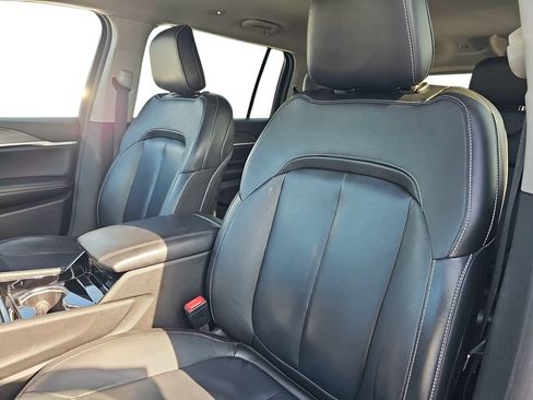 Used 2022 Jeep Grand Cherokee L Limited RWD image 15