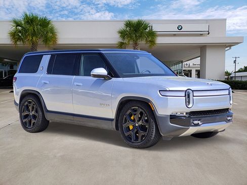 Used 2023 Rivian R1S Adventure image 3