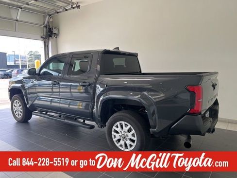 Certified 2025 Toyota Tacoma SR image 10