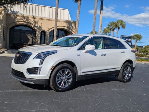 Used 2023 Cadillac XT5 Premium Luxury image 2