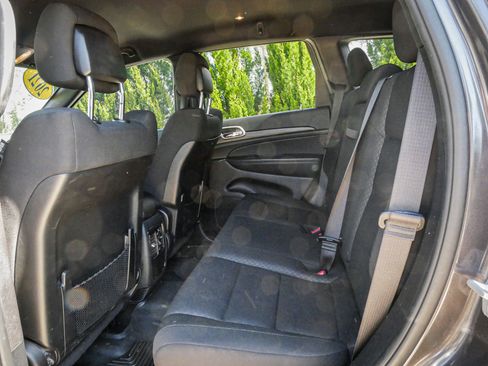 Used 2021 Jeep Grand Cherokee Laredo image 29