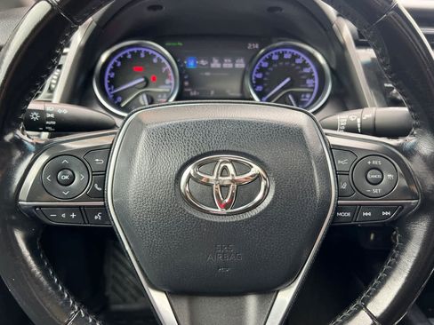 Used 2019 Toyota Camry XLE image 26