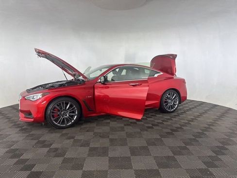 Used 2017 INFINITI Q60 Red Sport 400 image 12