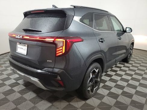 Used 2024 Kia Seltos EX AWD/4WD image 6