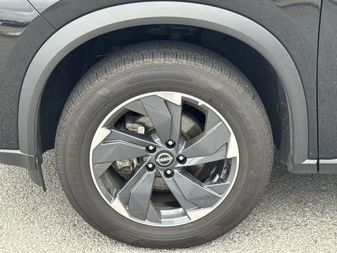 Used 2025 Nissan Rogue SV FWD image 21