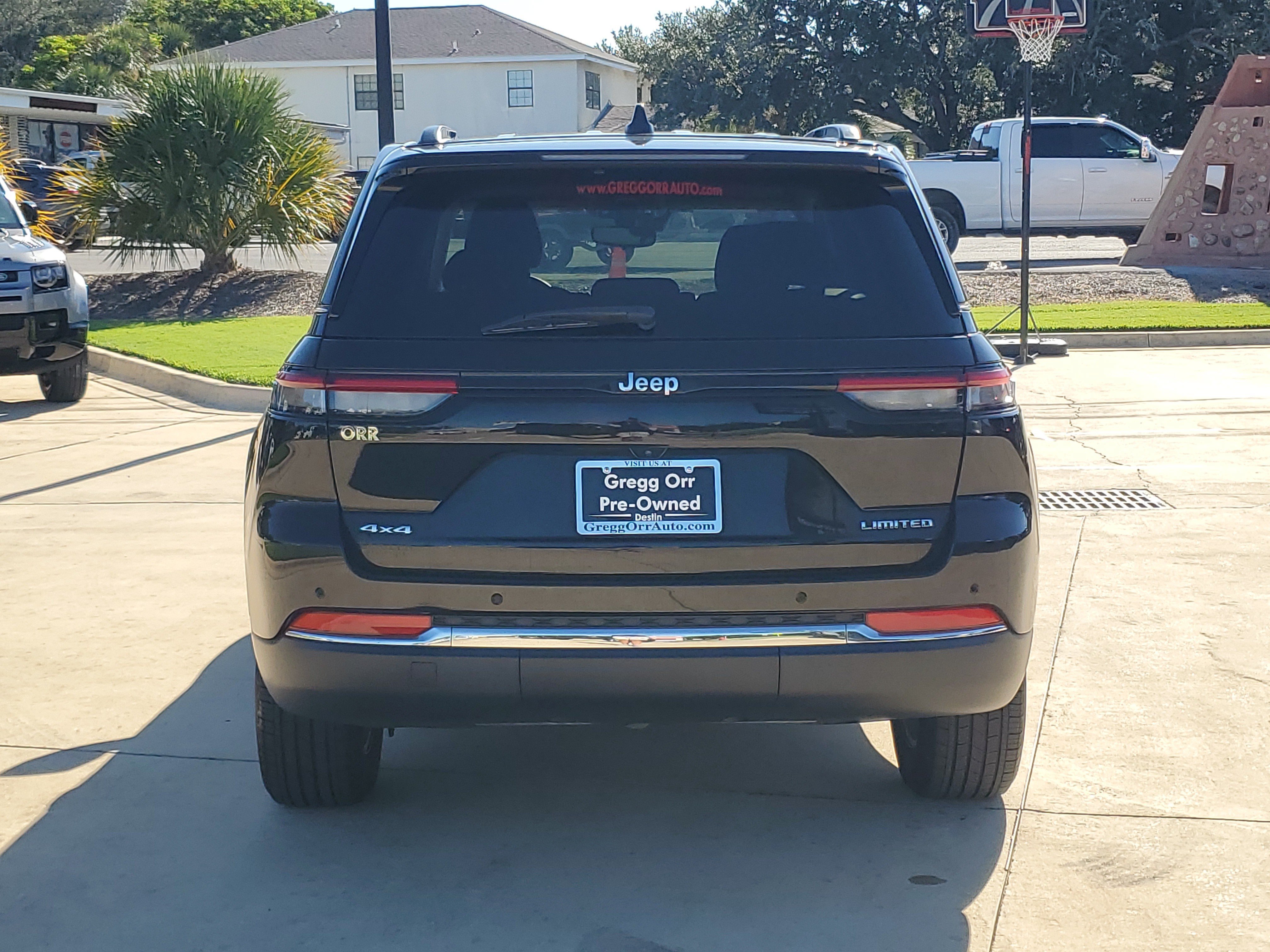 Used 2023 Jeep Grand Cherokee Limited AWD/4WD image 11