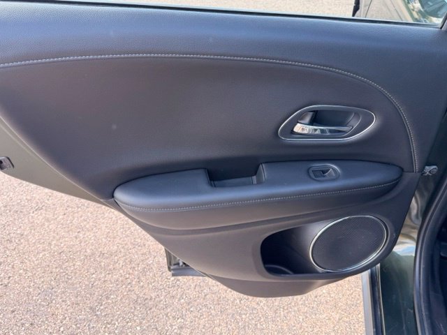 Used 2018 Honda HR-V EX-L image 8