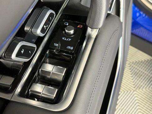 New 2025 Land Rover Range Rover Long Wheelbase SE AWD/4WD image 29