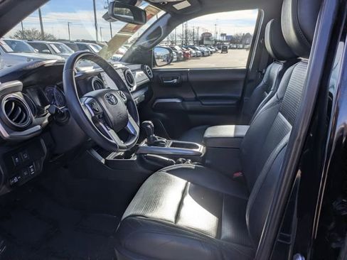 Used 2022 Toyota Tacoma Limited image 25