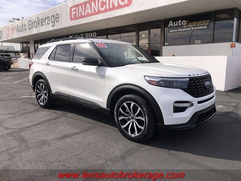Used 2020 Ford Explorer ST image 2