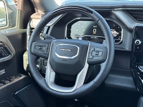 Used 2025 GMC Sierra 1500 Denali AWD/4WD image 21
