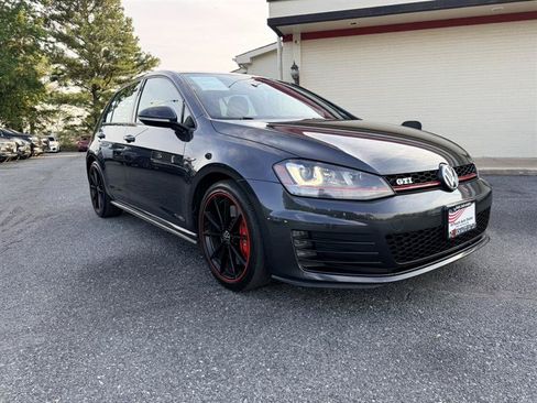 Used 2017 Volkswagen GTI SE FWD image 3