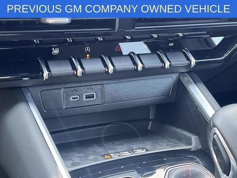 Used 2025 Chevrolet Colorado Z71 w/ Technology Package AWD/4WD image 20