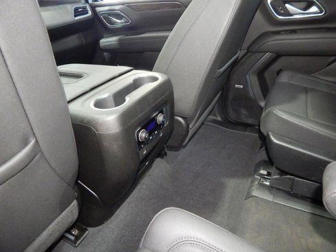 Used 2023 Chevrolet Suburban Z71 image 43