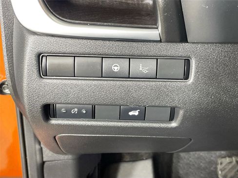 Used 2021 Nissan Rogue Platinum image 14